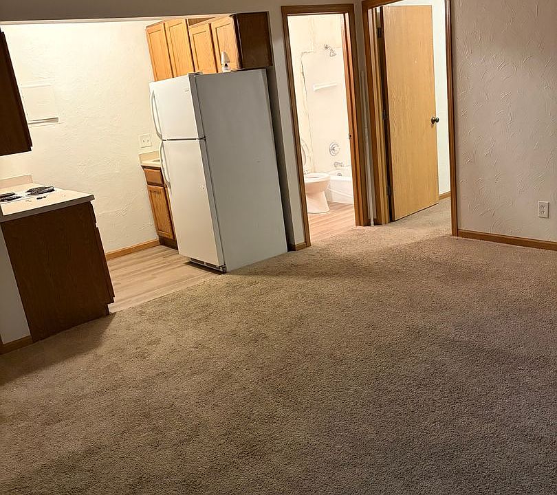1st image of 1105 Macarthur Rd #3