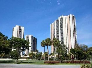 20335 N Country Club Dr #905, Aventura, FL 33180