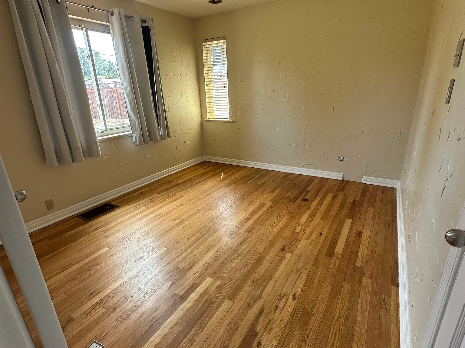 3 bed, 1065 sqft, $3,000 — Photo 4
