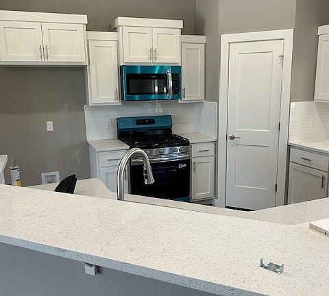 4th image of 2238 Crane Ave
