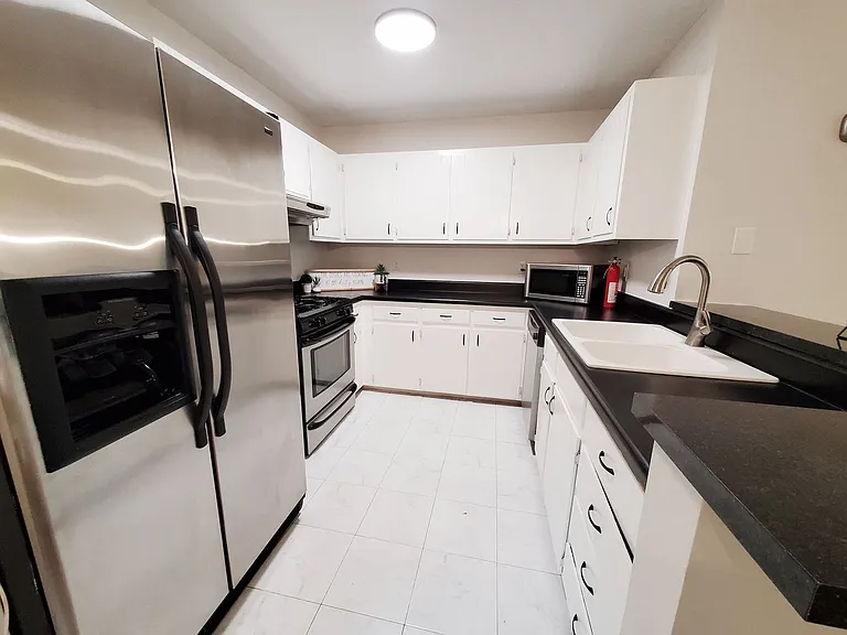 2824 Henslowe Dr — Photo 5
