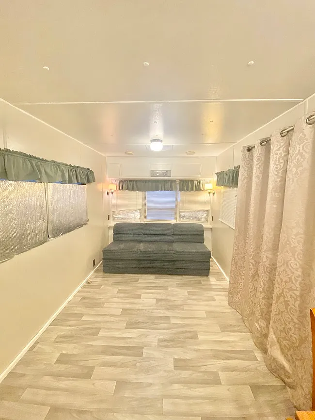 1 bed, $990 — Photo 2