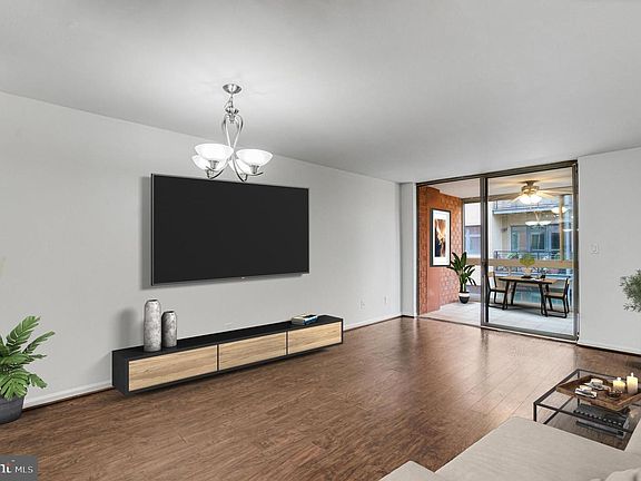 2nd image of 1024 N Utah St APT 522