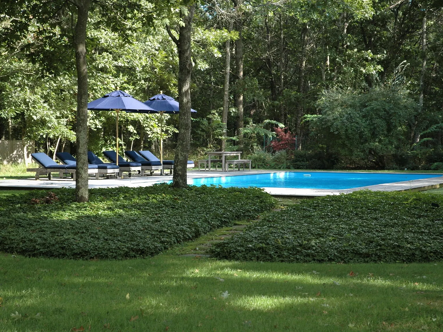 Ultimate Comfort And Privacy In East Hampton — Photo 2