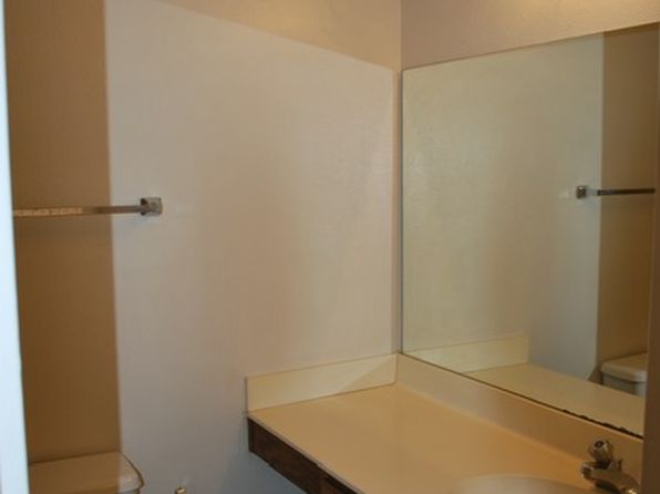 943 W Emelita Cir
