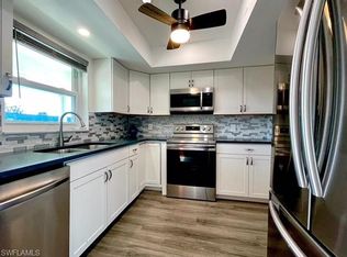 200 Valley Stream Dr #8B, Naples, FL 34113