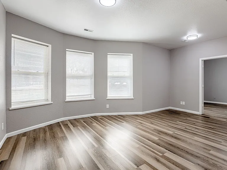 210 S 24th St #202 — Photo 11