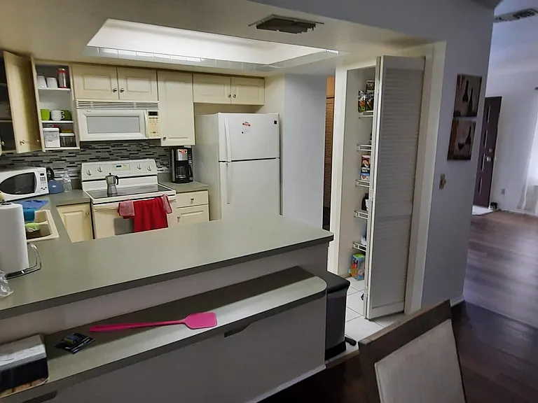 1004 SE 8th St #2 — Photo 57