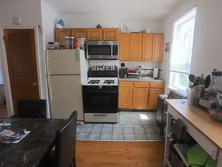 423 Jackson St #3 — Photo 2