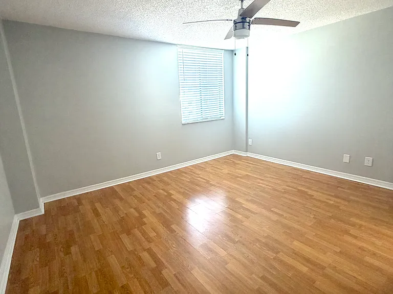 201 W Laurel St #708 — Photo 8