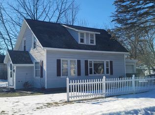 131 Pine St, Waupaca, WI 54981