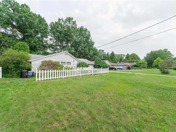 389 Bradley Rd, Bay Village, OH 44140
