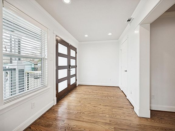 3rd image of 2524 Harvard St