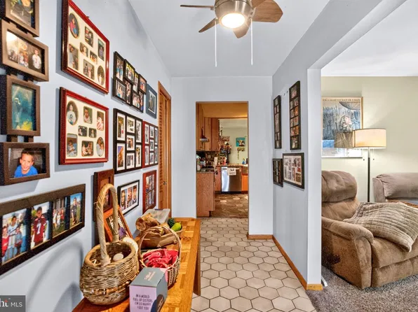 6 Fisher Pl, Hamilton, NJ 08620