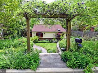 7 Ericsson Rd, Cabin John, MD 20818