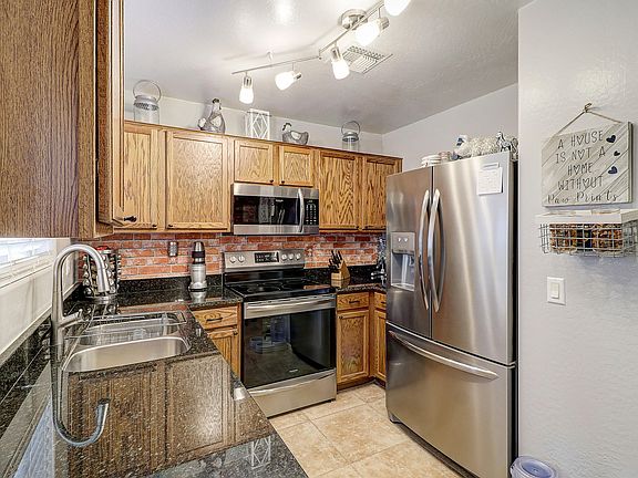 3rd image of 2537 E Meadow Mist Ln