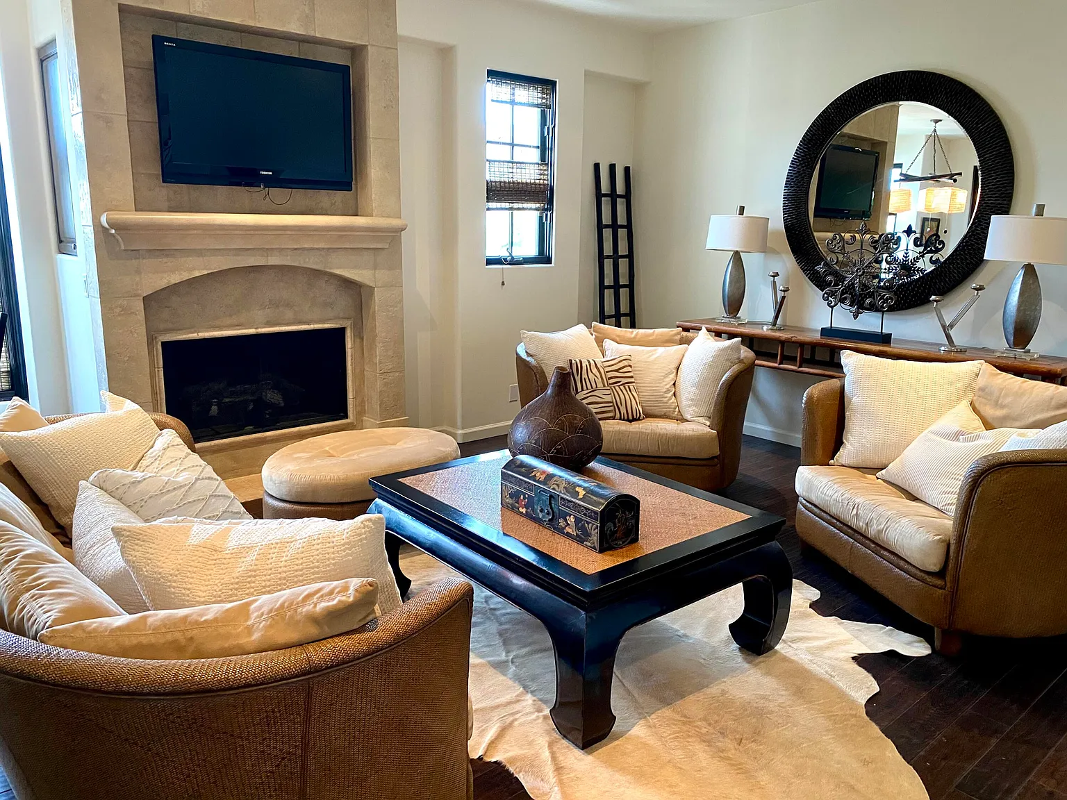 2 bed, 2.0 bath, 2200 sqft, $9,750 — Photo 4