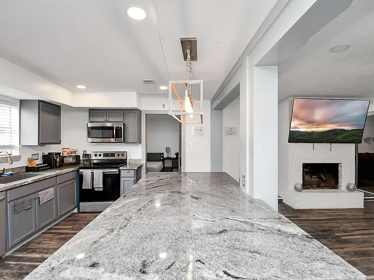 15711 Creekhaven Dr — Photo 12