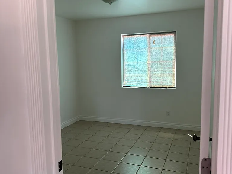 1010 W Robert Ln #1 — Photo 8