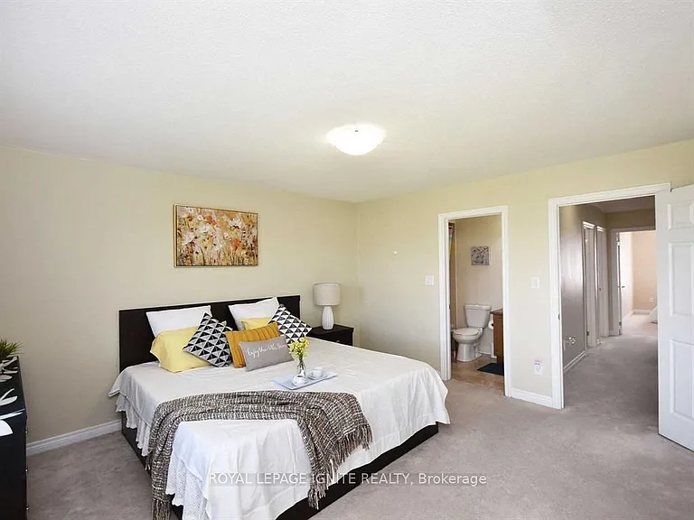 40 Cedar Lake Cres — Photo 21