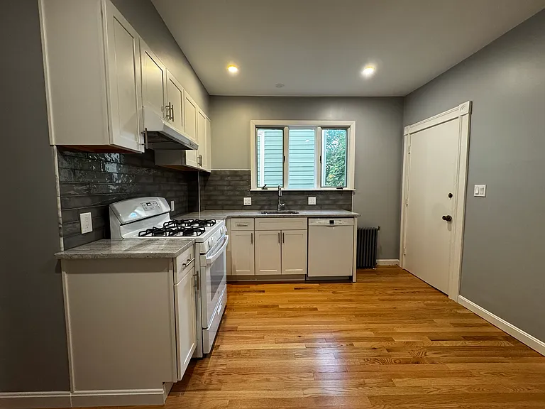 45 Roberts Rd #1 — Photo 8