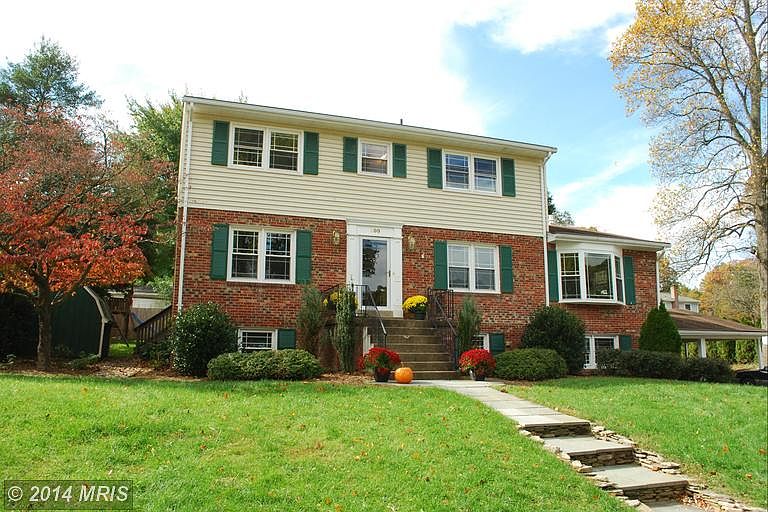 1st image of 400 Holloway Ct NE