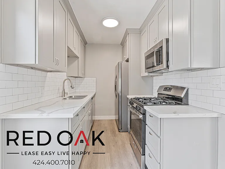 929 N Genesee Ave #6 — Photo 9