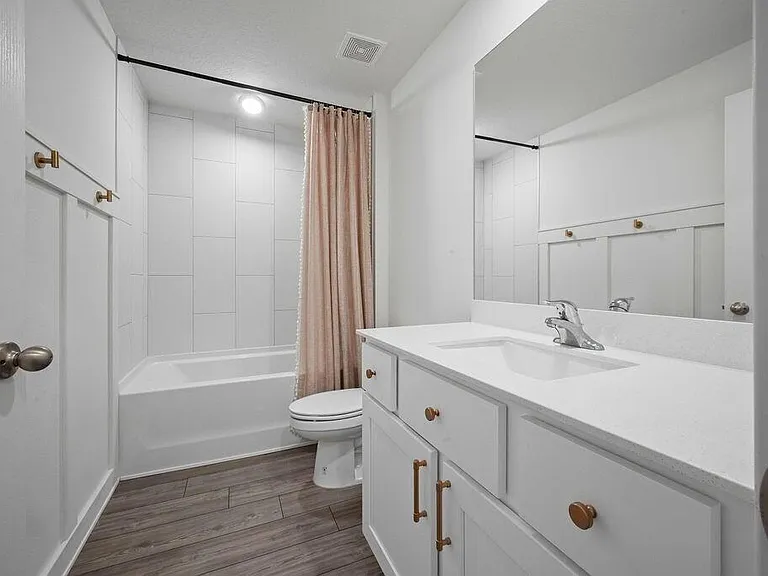 414 SW Dahled Ave — Photo 3