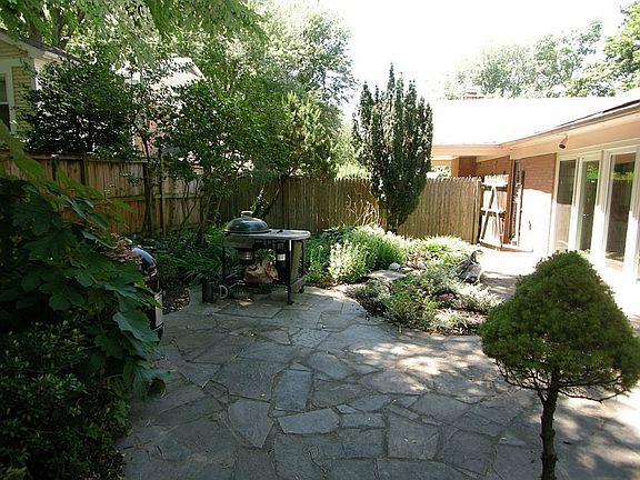3rd image of 3210 Woodhollow Dr