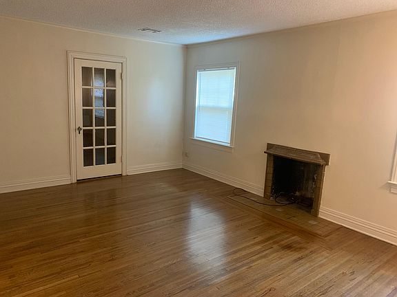 Living Room - Facing Entry