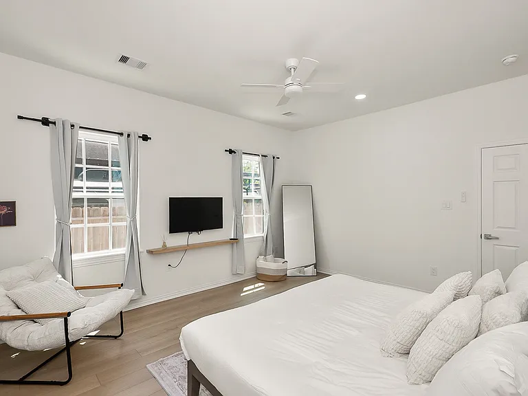 217 N Everton St — Photo 13