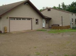 6877 Oak Hill Rd, Omro, WI 54963