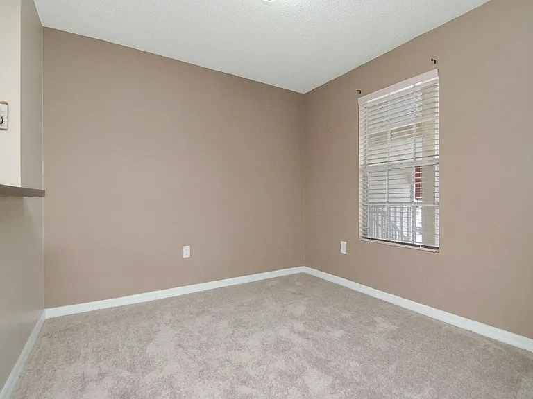 214 Lake Parsons Grn #201 — Photo 11