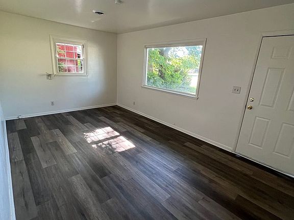 3rd image of 216 E 17th St