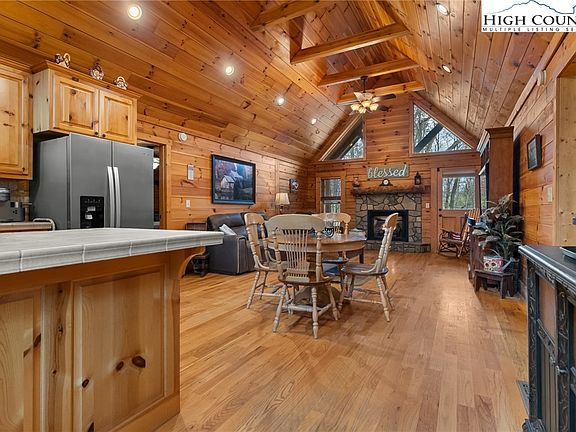 5th image of 138 Laurelwood Drive
