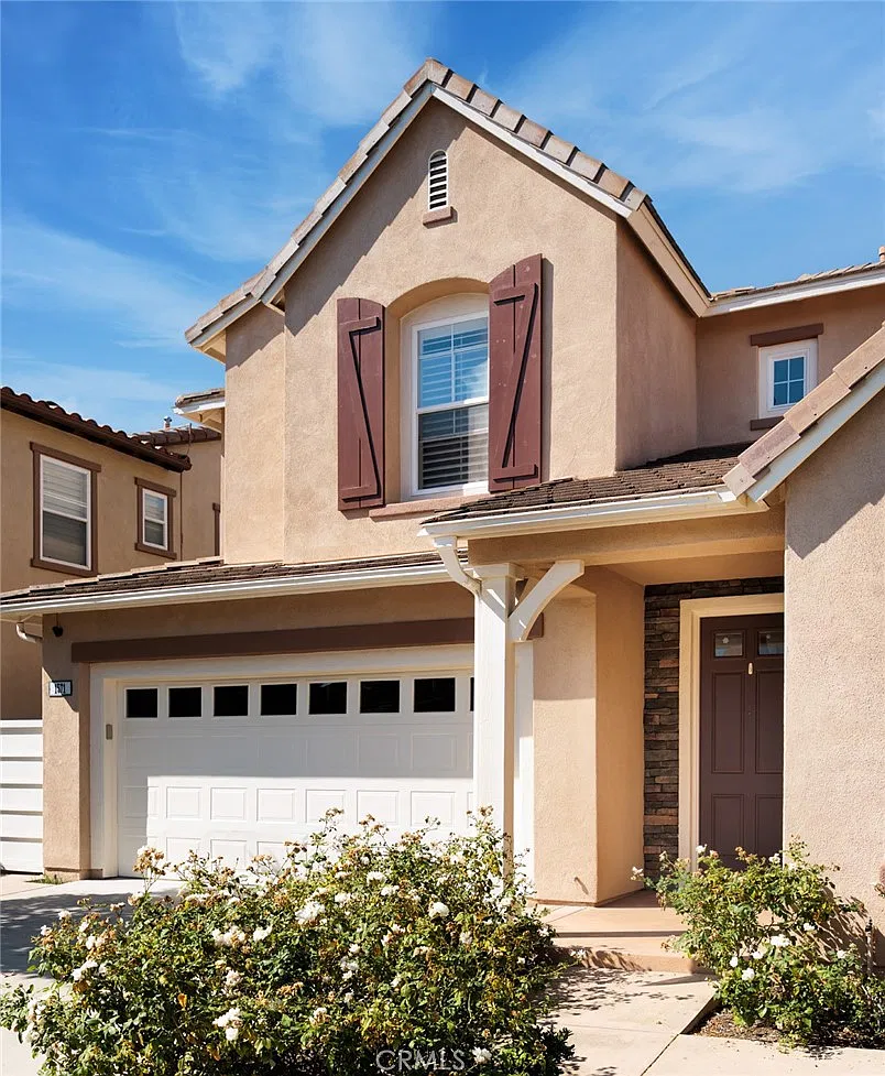 4 bed, 2558 sqft, $7,900 — Photo 3