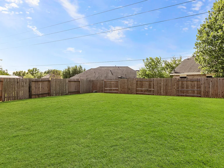 15127 Green Whisper Dr — Photo 26