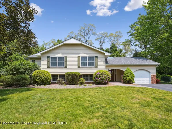 18 Warwick Drive, Manalapan, NJ 07726