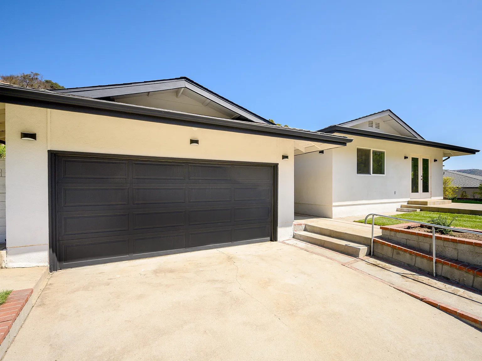 3 bed, 3.5 bath, 2530 sqft, $7,000 — Photo 3