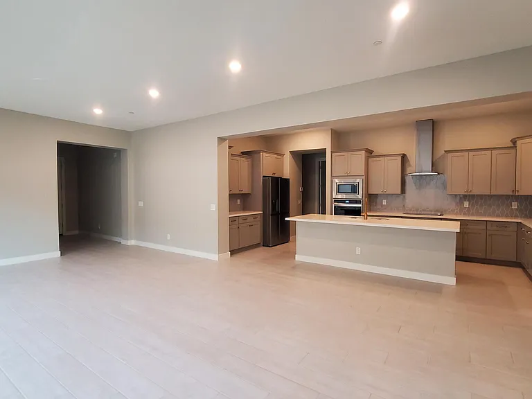 241 E Azalea Dr — Photo 9