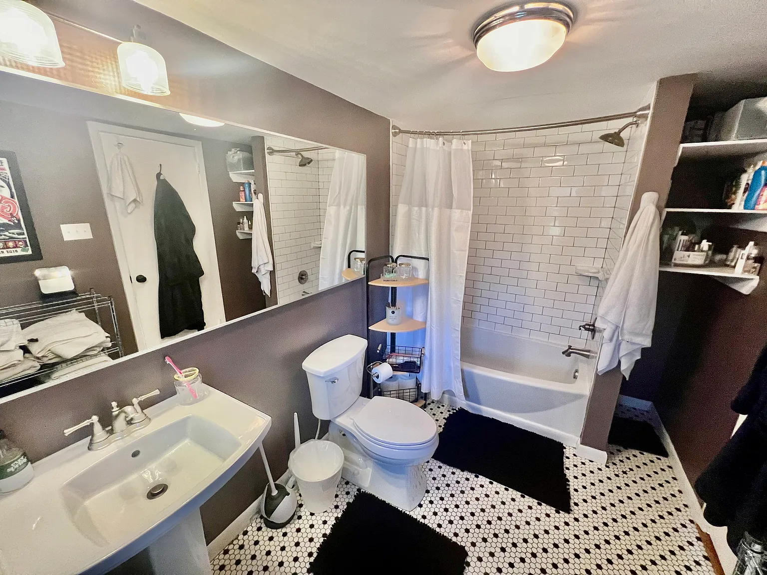 3 bed, 2700 sqft, $3,500 — Photo 3