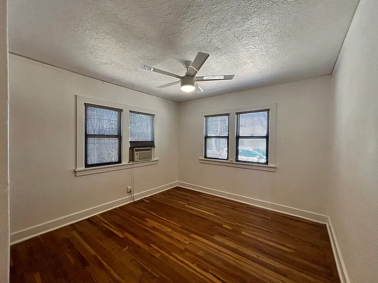 201 Bryn Mawr Dr SE — Photo 10