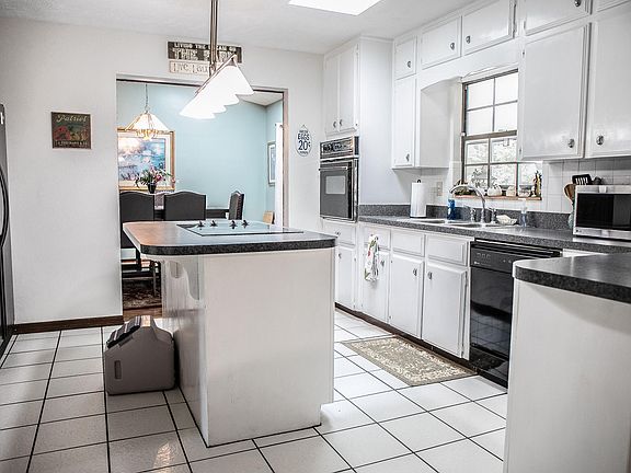 5th image of 2050 SE 32nd Ln