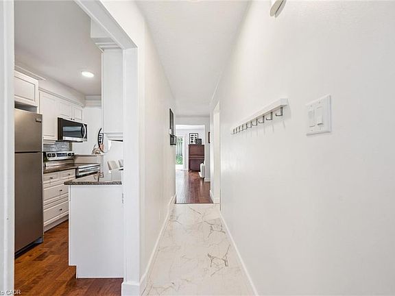 5th image of 515 Old Orchard Pl
