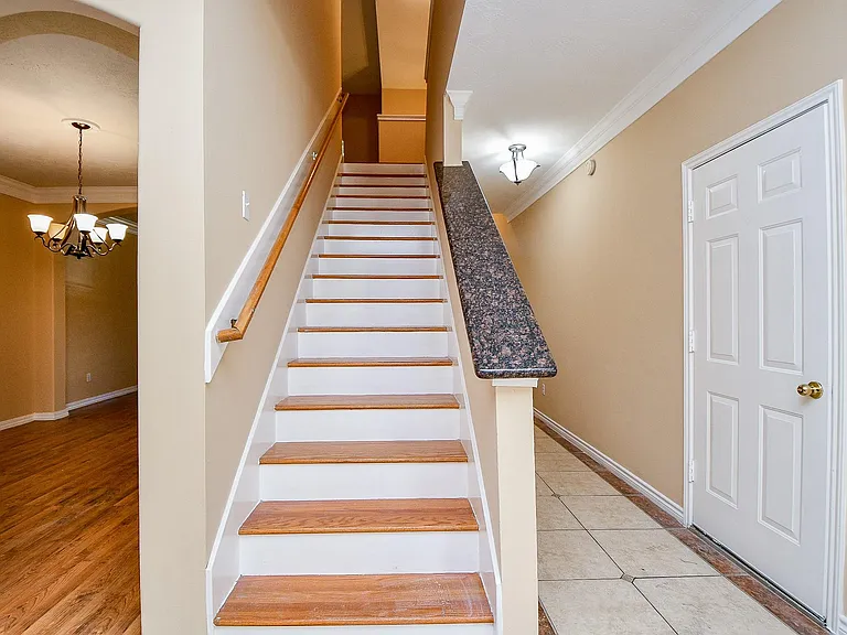 21219 Flat Creek Ln — Photo 17