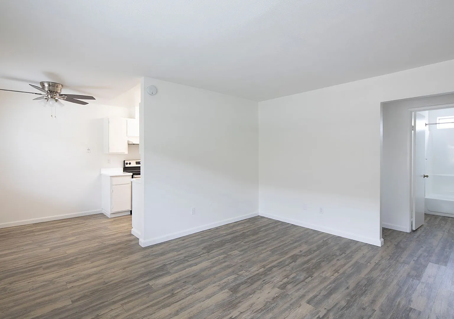 Palm Estates Apartments — Photo 3