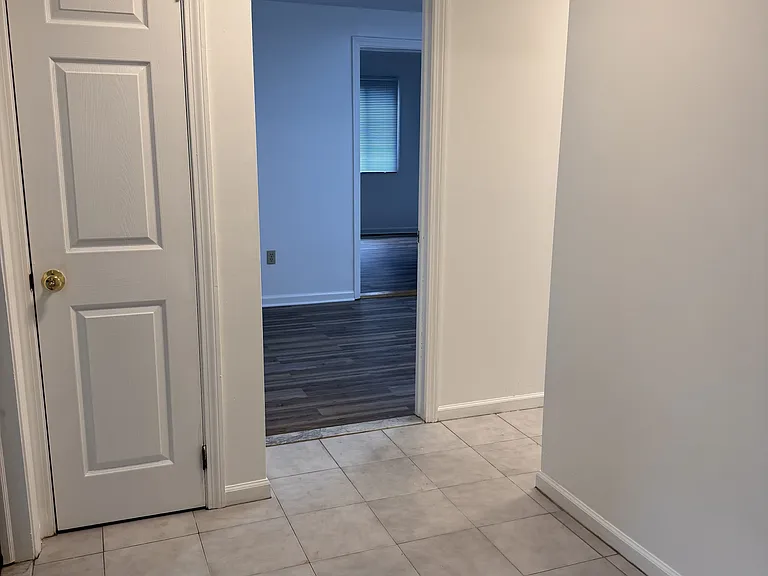 2404 Whitney Ave #3 — Photo 10
