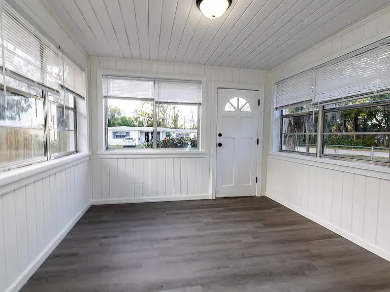 201 Pine St — Photo 10