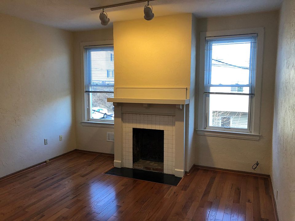 Living Room with decorative fireplace