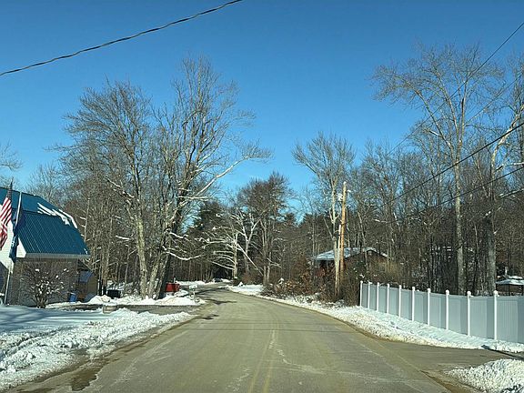 4th image of 34 Oak Ridge Dr
